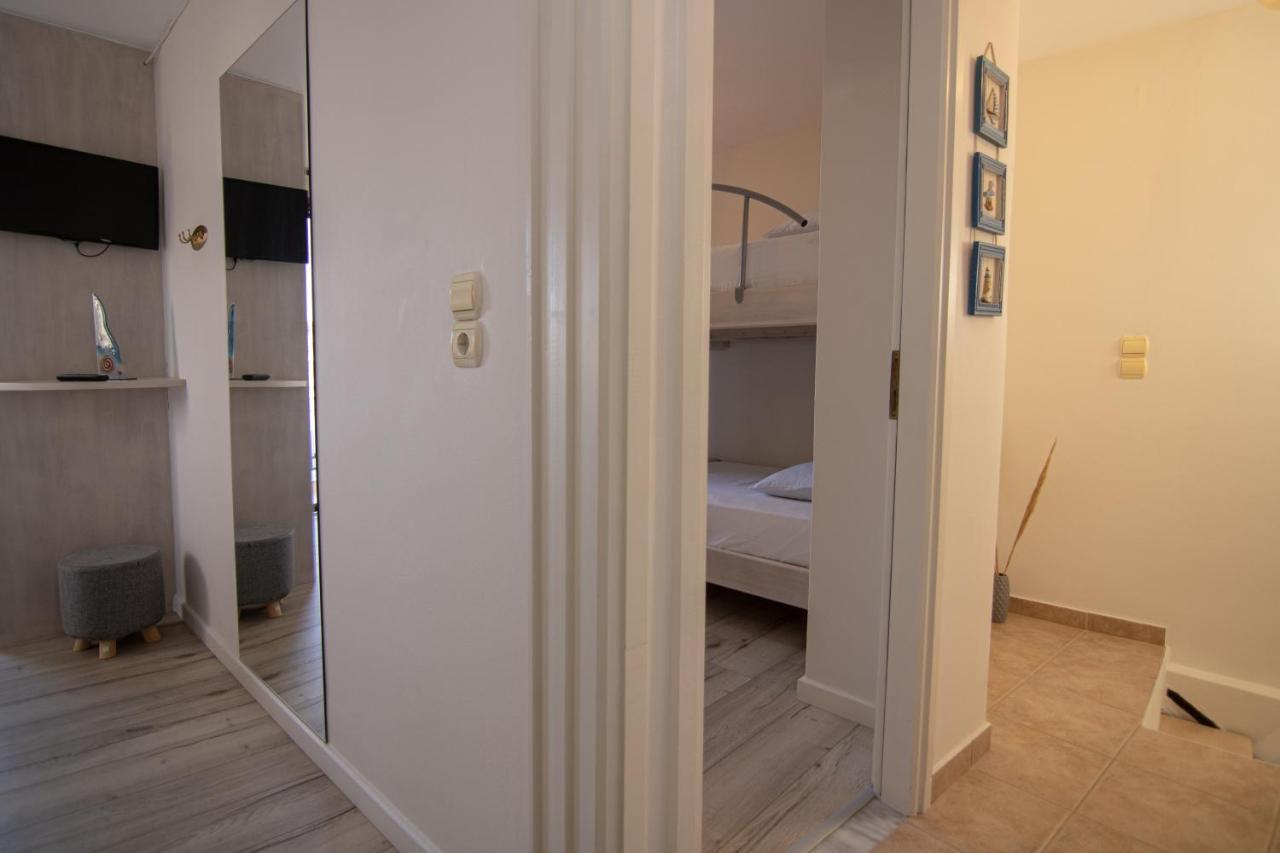 The Island House - Family Size Apt - Overlooking The Aegean - 3 Steps From The Beach Móchlos Exterior foto