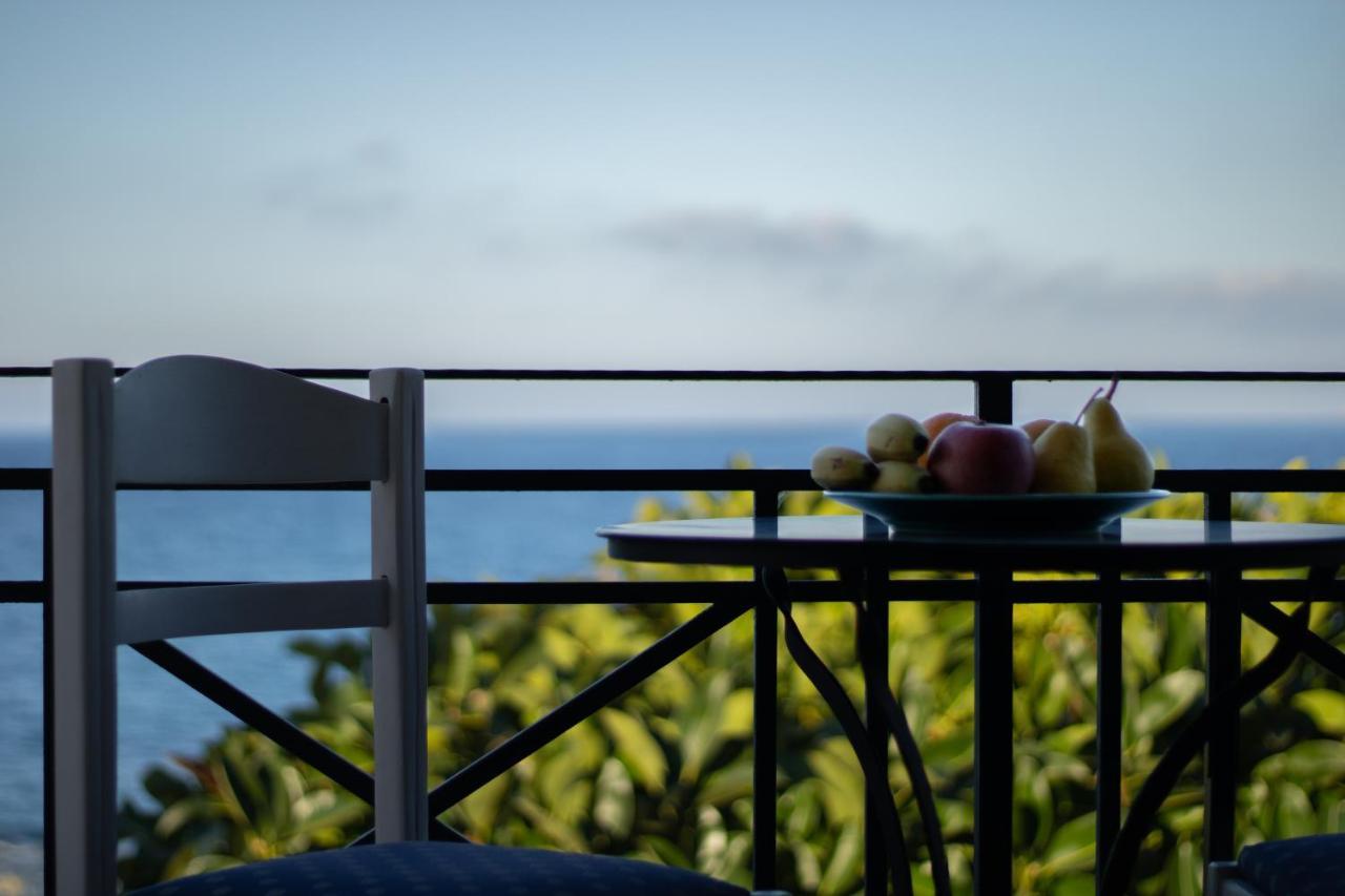 The Island House - Family Size Apt - Overlooking The Aegean - 3 Steps From The Beach Móchlos Exterior foto