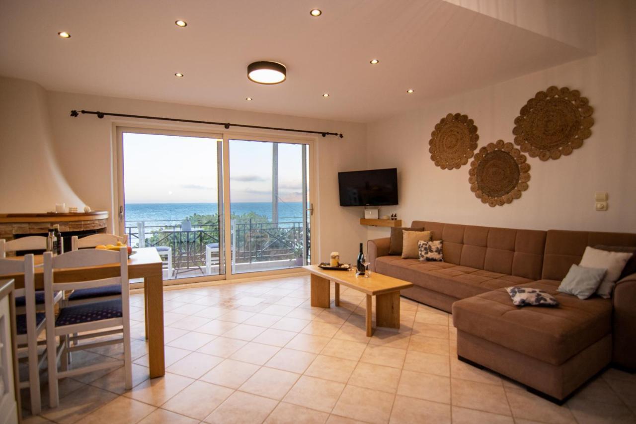 The Island House - Family Size Apt - Overlooking The Aegean - 3 Steps From The Beach Móchlos Exterior foto