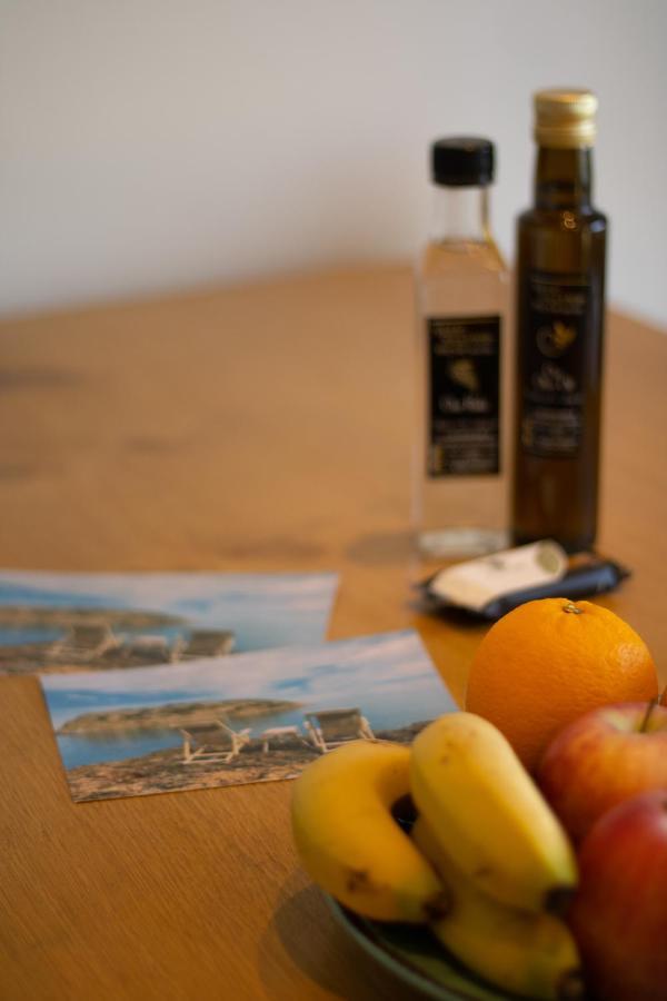 The Island House - Family Size Apt - Overlooking The Aegean - 3 Steps From The Beach Móchlos Exterior foto